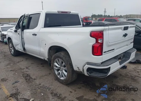 2022 Chevrolet Silverado 1500 Ltd 2Wd Short Bed Custom z USA, uszkodzony, nr VIN 3GCPWBEKXNG144323